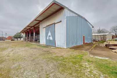 517 E Broadway Street, Gainesville, TX 76240 - Photo 9