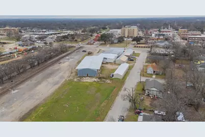 517 E Broadway Street, Gainesville, TX 76240 - Photo 39