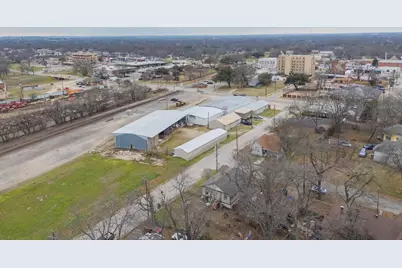 517 E Broadway Street, Gainesville, TX 76240 - Photo 37