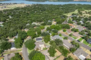 8565 Briargrove Dr, Woodway, TX 76712 - Photo 9