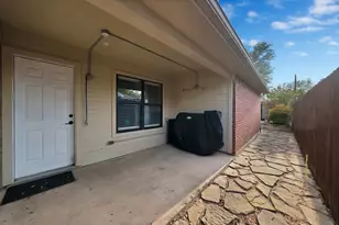 2961 Roosevelt Ave, Fort Worth, TX 76106 - Photo 13