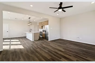 1426 Dry Creek Drive, Cleburne, TX 76033 - Photo 5
