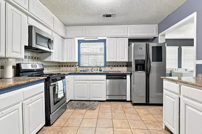 2640 Pioneer Street, Fort Worth, TX 76119 - Photo 17