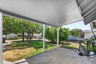 1211 S Montclair Ave, Dallas, TX 75208 - Photo 29