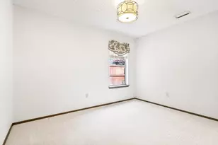 2019 Clubridge Dr, Carrollton, TX 75006 - Photo 3