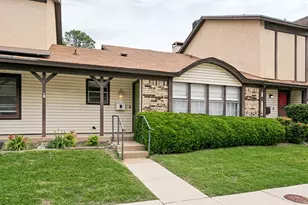 2019 Clubridge Dr, Carrollton, TX 75006 - Photo 7
