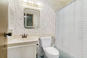 2019 Clubridge Dr, Carrollton, TX 75006 - Photo 9