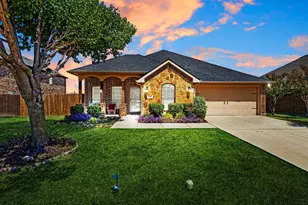 113 Holly St, Waxahachie, TX 75165 - Photo 1