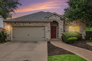 5896 Vista Heights Ln, Grand Prairie, TX 75052 - Photo 1
