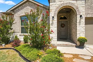 1129 Blackhorse Trl, Fort Worth, TX 76247 - Photo 3