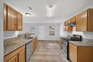 3312 Knoll Tr, Balch Springs, TX 75180 - Photo 13