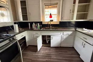 1018 N College St, McKinney, TX 75069 - Photo 11