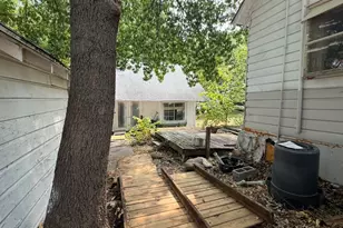 1018 N College St, McKinney, TX 75069 - Photo 23