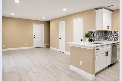 12802 Midway Road #2015, Dallas, TX 75244 - Photo 3