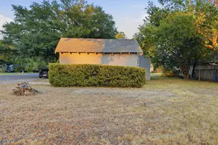908 Forrest Ave, Cleburne, TX 76033 - Photo 21