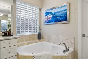 9033 Jasmine Ln, Irving, TX 75063 - Photo 15