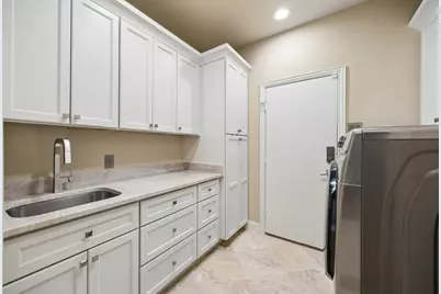 9033 Jasmine Lane, Irving, TX 75063 - Photo 13