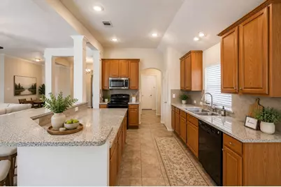 2813 Fox Creek Trail, Arlington, TX 76017 - Photo 13