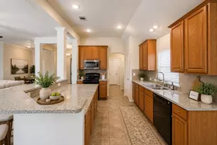 2813 Fox Creek Trail, Arlington, TX 76017 - Photo 13