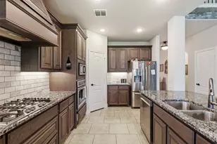 1112 Bear Oak Dr, Burleson, TX 76028 - Photo 9