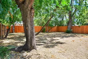 3818 Penelope St, Dallas, TX 75210 - Photo 39