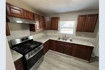 427 NE 38th Street, Grand Prairie, TX 75050 - Photo 5