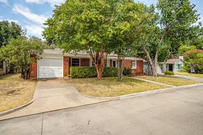 5736 Tracyne Drive, Westworth Village, TX 76114 - Photo 3