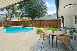 9819 Fitzroy Dr, Dallas, TX 75238 - Photo 17