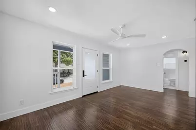 409 S Barnett Avenue, Dallas, TX 75211 - Photo 11