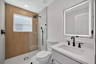 409 S Barnett Ave, Dallas, TX 75211 - Photo 13