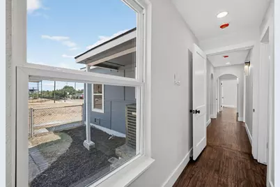 409 S Barnett Avenue, Dallas, TX 75211 - Photo 19