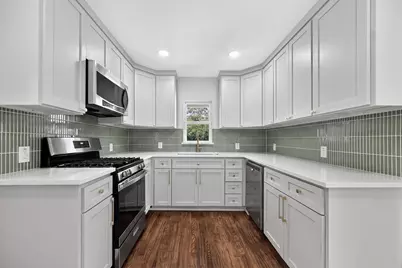 409 S Barnett Avenue, Dallas, TX 75211 - Photo 1