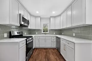 409 S Barnett Ave, Dallas, TX 75211 - Photo 1