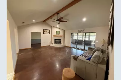 517 E Locust Street, Nocona, TX 76255 - Photo 5