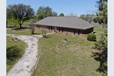 517 E Locust Street, Nocona, TX 76255 - Photo 1