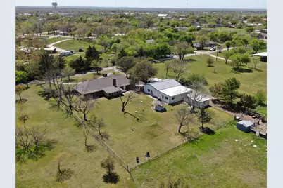 517 E Locust Street, Nocona, TX 76255 - Photo 25