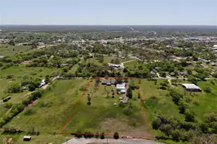 517 E Locust St, Nocona, TX 76255 - Photo 29
