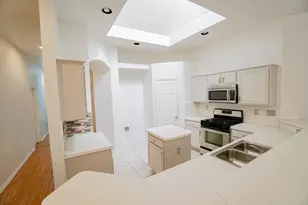 933 Blossomwood Ct, Arlington, TX 76017 - Photo 13