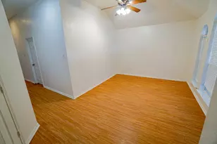 933 Blossomwood Ct, Arlington, TX 76017 - Photo 5