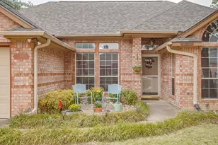 316 Shane Ln, Burleson, TX 76028 - Photo 3