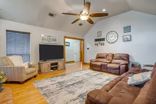 316 Shane Ln, Burleson, TX 76028 - Photo 7