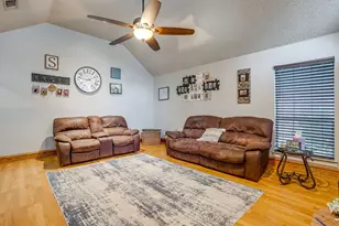 316 Shane Ln, Burleson, TX 76028 - Photo 9