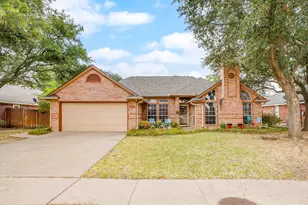316 Shane Ln, Burleson, TX 76028 - Photo 1
