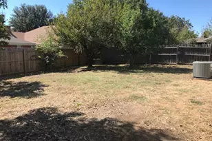 1355 Lincolnshire Way, Fort Worth, TX 76134 - Photo 19