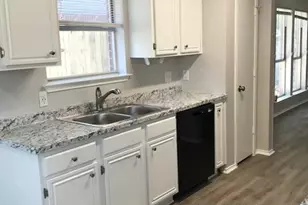 1355 Lincolnshire Way, Fort Worth, TX 76134 - Photo 7