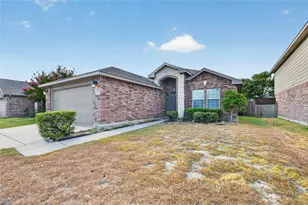 320 Chalkstone Dr, Fort Worth, TX 76131 - Photo 3