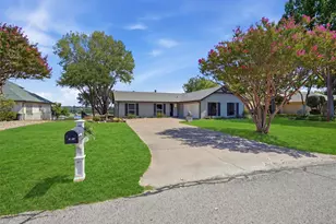 5123 Fairway Cir, Granbury, TX 76049 - Photo 3