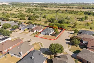 1025 Buffalo Springs Dr, Fort Worth, TX 76140 - Photo 3