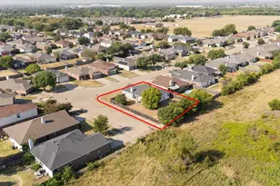 1025 Buffalo Springs Dr, Fort Worth, TX 76140 - Photo 5