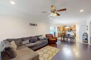 337 Grace Cir, Hurst, TX 76053 - Photo 5